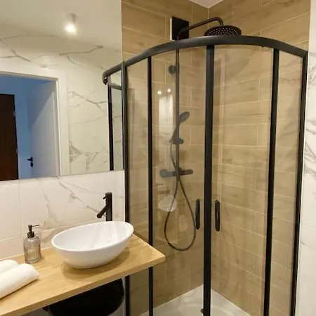 2 - 20 Min By Walk To The See! Apartment *